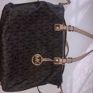 MK SIGNATURE Hand bag